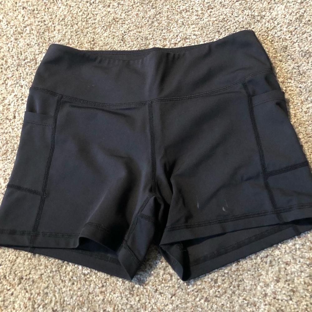 Zyia hustle shorts size M